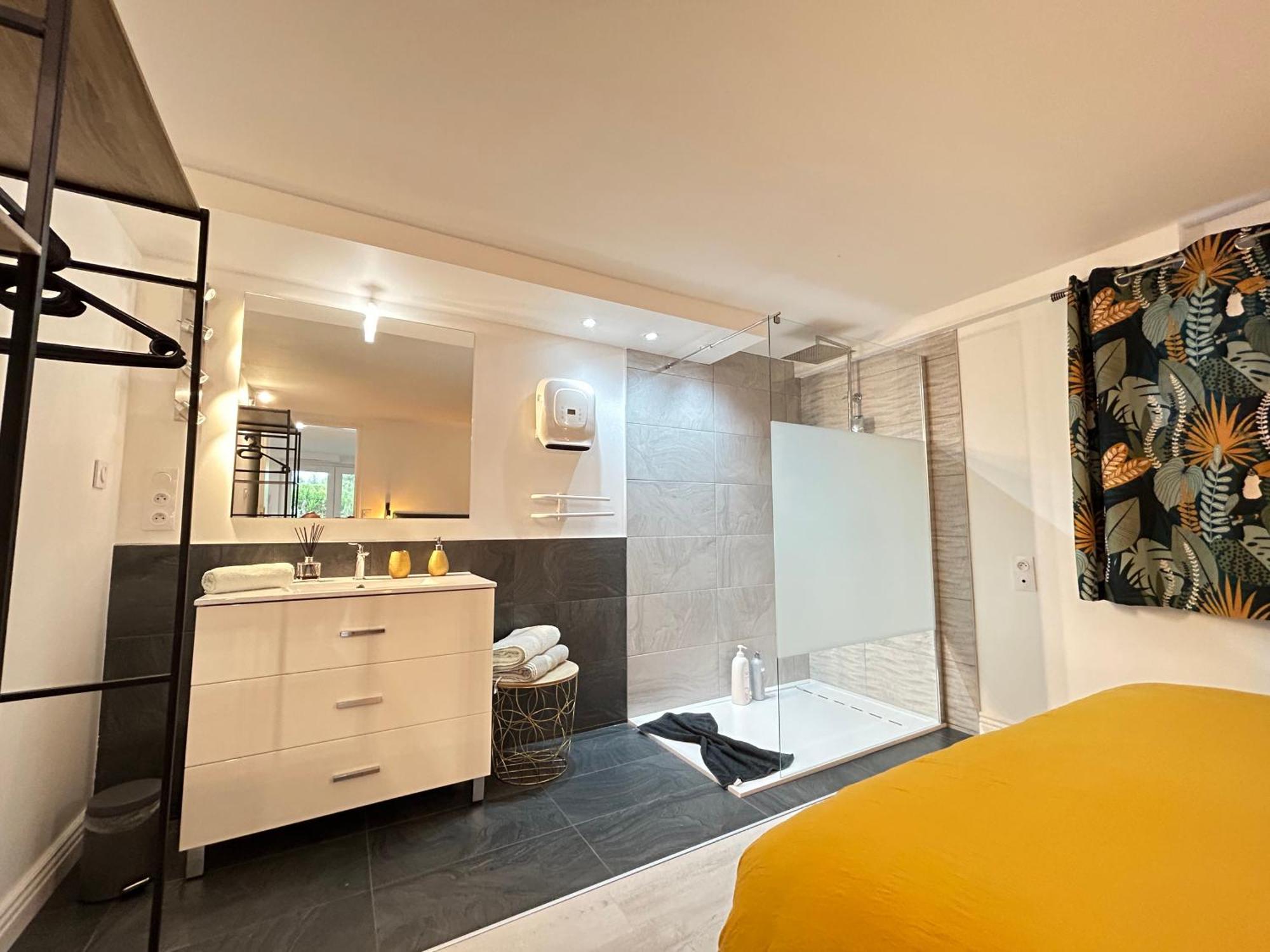 Appart-One Terrasse Jacuzzi Parking Carcassonne Exterior photo